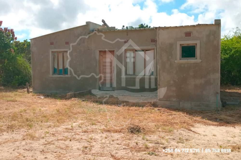 Trespassa-se Terreno de 17/30m  muito bem localizado,  Manchafane