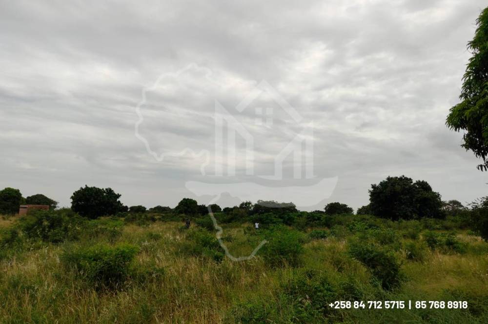 Enfrente a estrada Katembe Machanfane com DUAT,  Trespassa-se Terreno de 37/54m  ideal para todos fins.